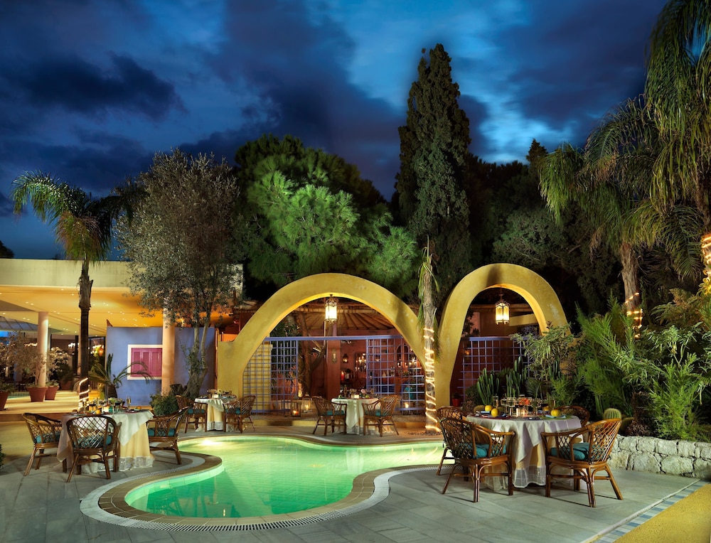 Dionysos Hotel 4/76