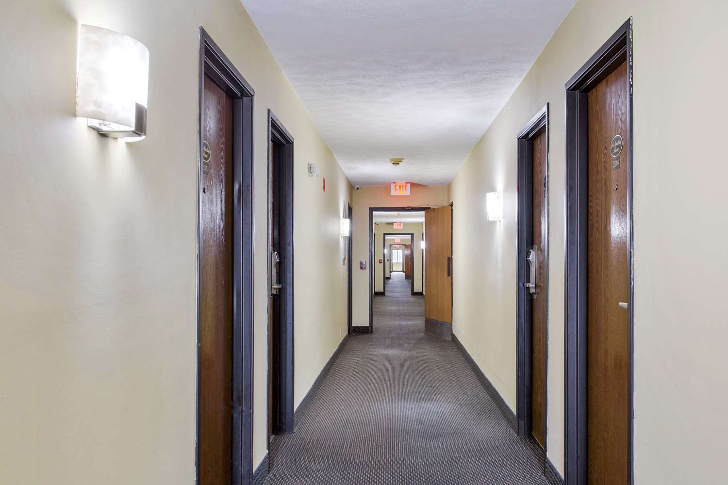 Red Lion Inn & Suites Olathe Kansas City 20/23