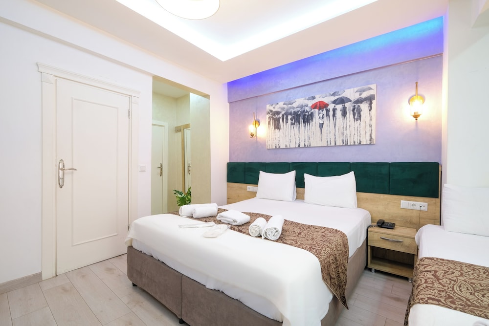Loren Hotel Suites 16/50
