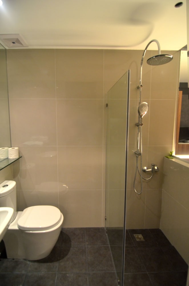 Azumi Boutique Hotel 69/73