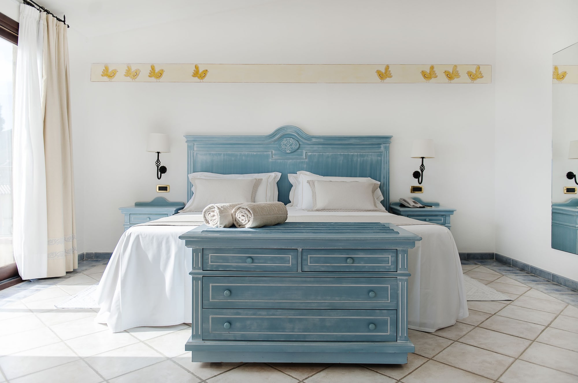 Classic, Double Bed, Hill Side