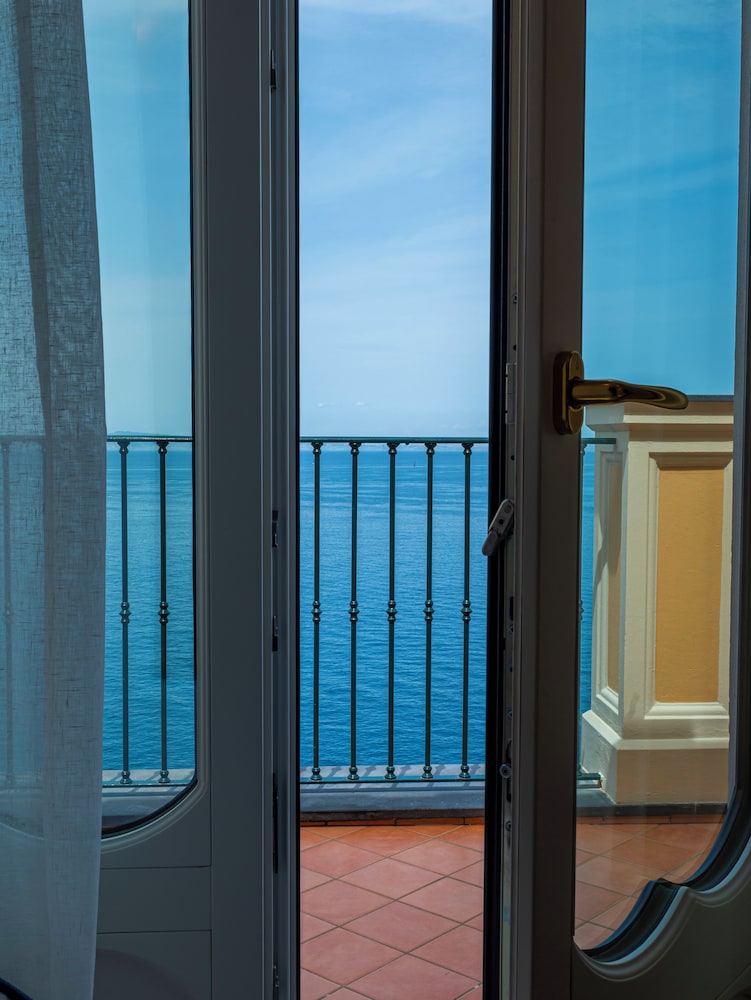 Hotel Du Tasso 11/26