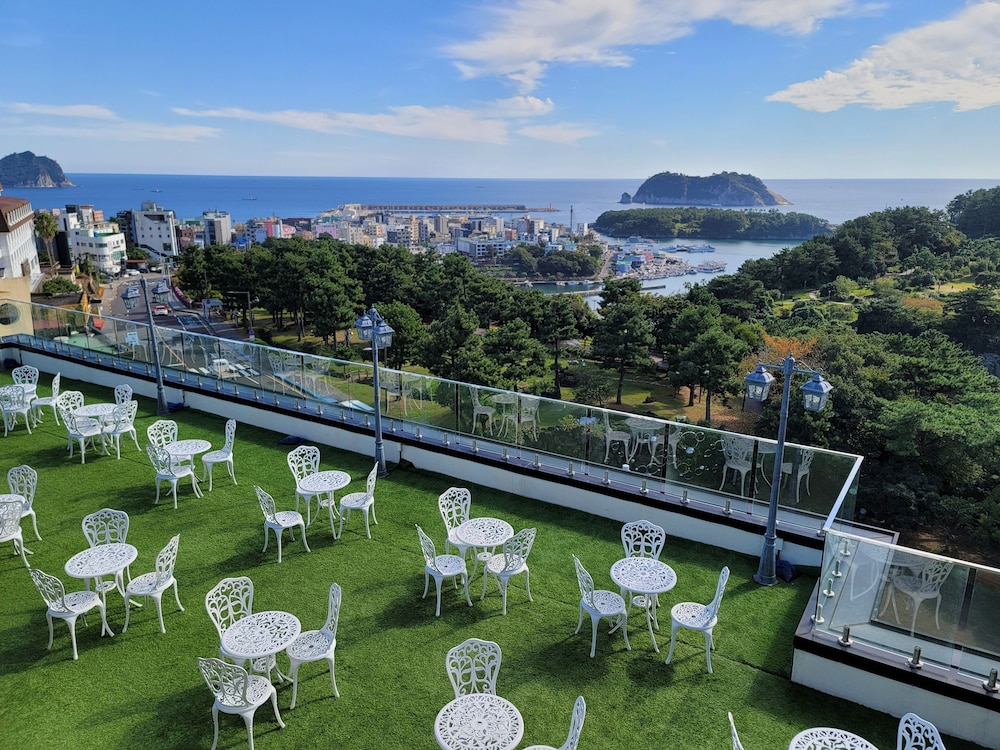 Casaloma Hotel 46/50