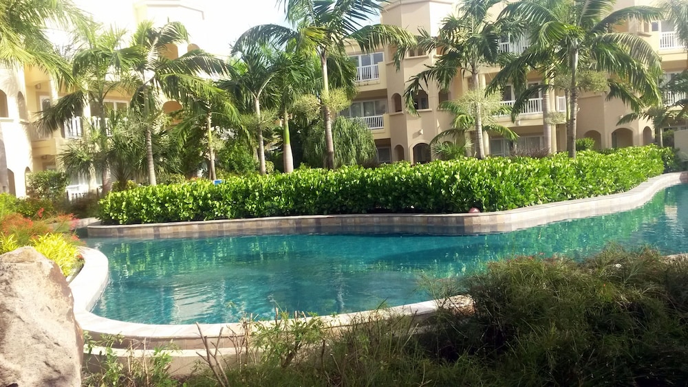 The Hamilton Beach Villas & Spa 44/50