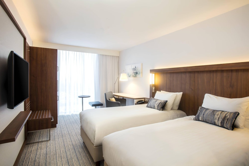 Courtyard By Marriott Edinburgh West 12/55