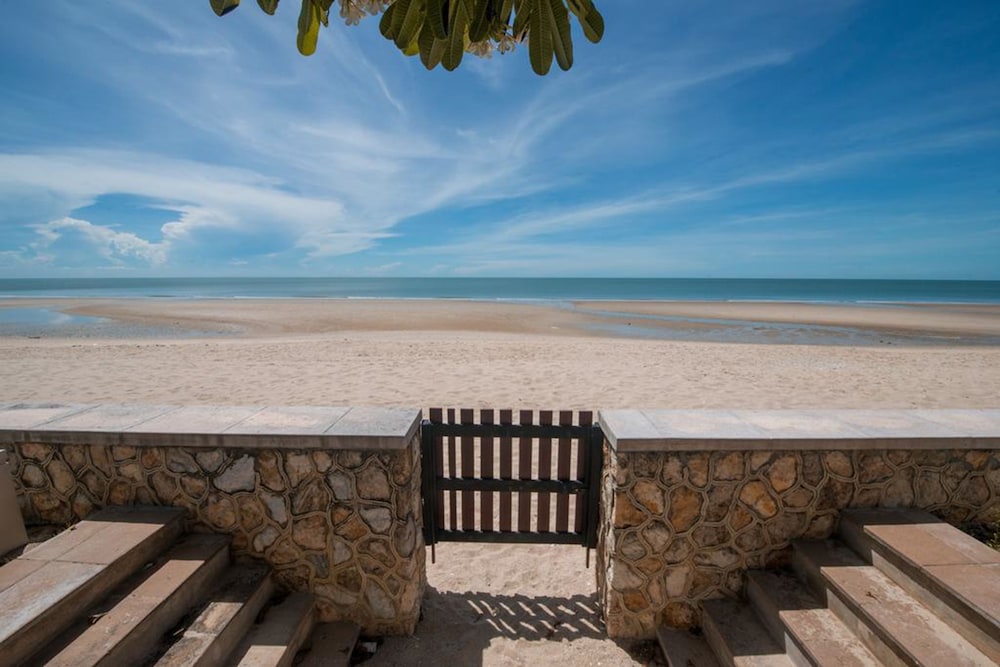 Simantra Private Villas 13/24