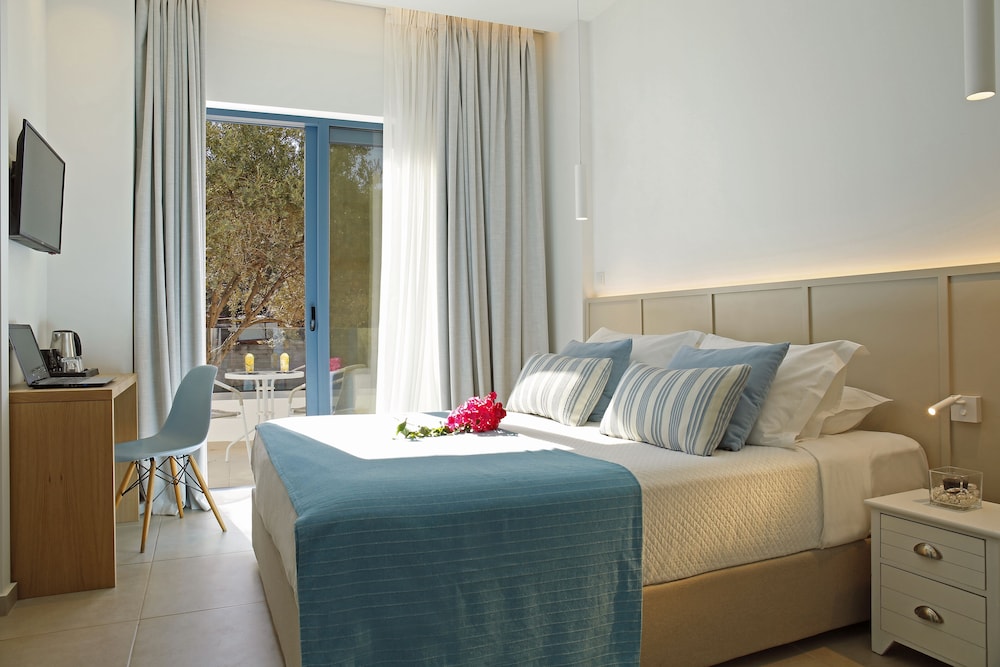 Oasis Beach Hotel Spa 34/76