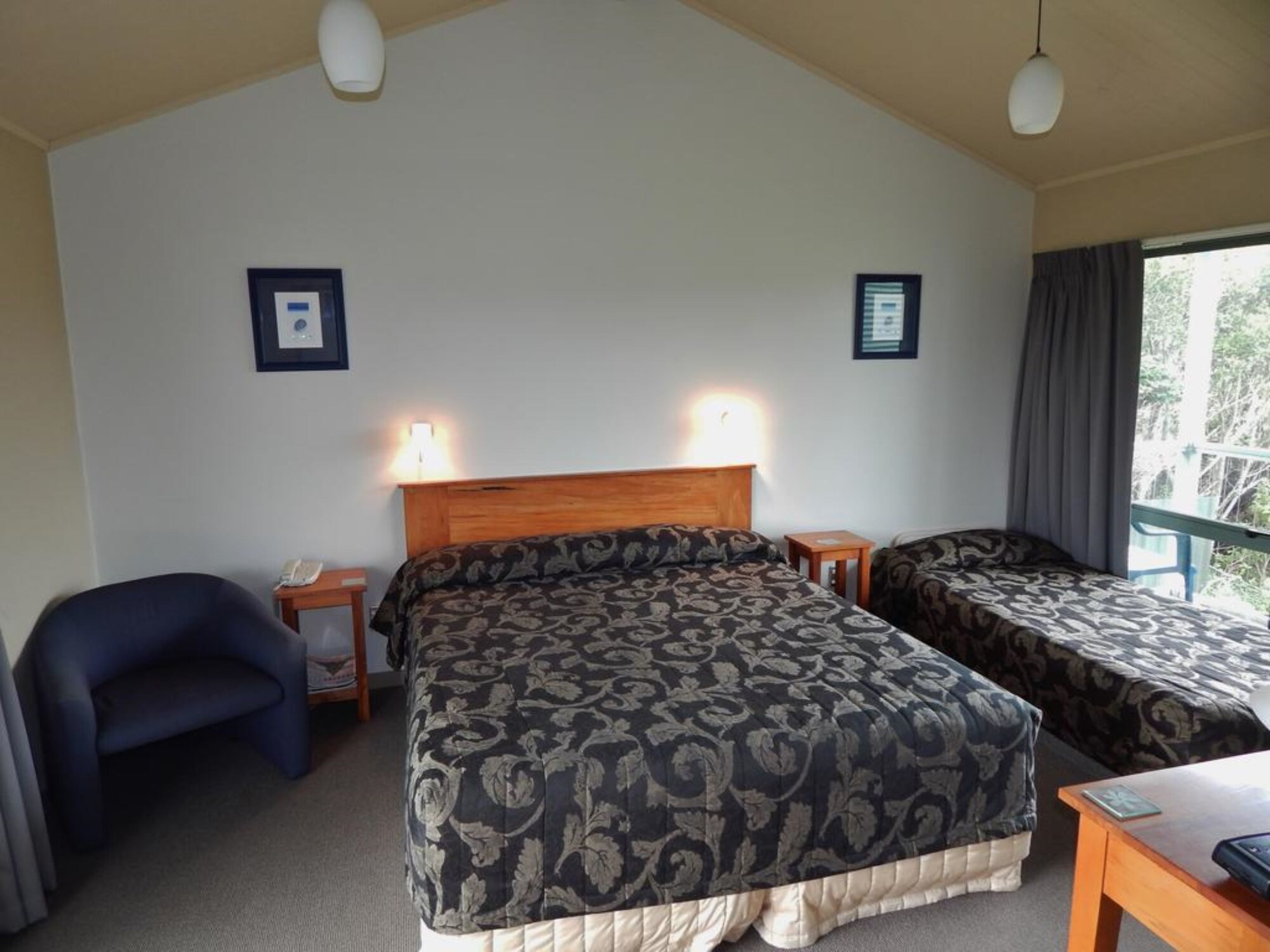 Plus, Studio, Single, 1 King and 1 Single Beds