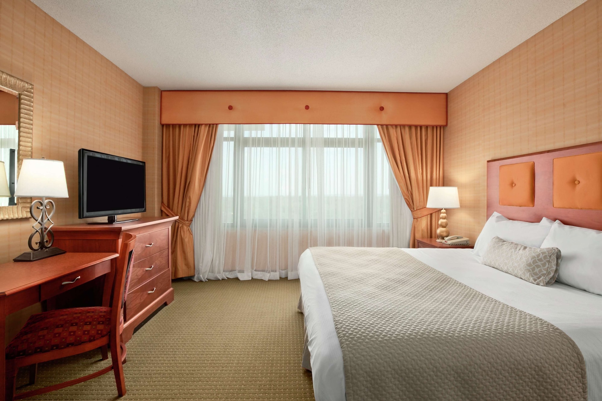 PREMIUM, SUITE, KING BED, ACCESSIBLE