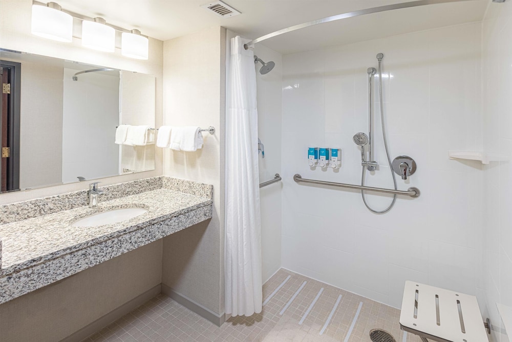 Drury Inn and Suites Creve Coeur St Louis 42/43