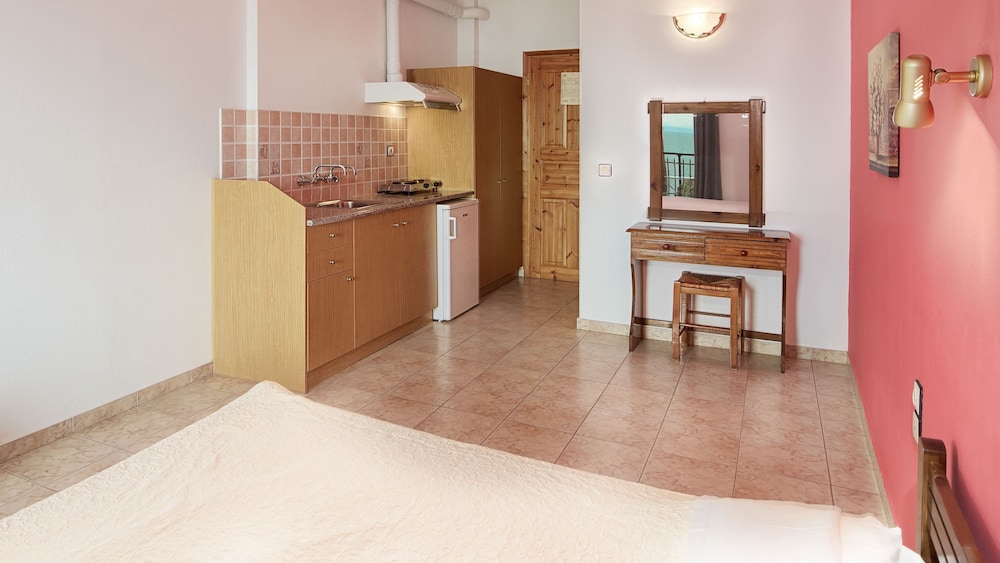 Pharos Rooms 47/72