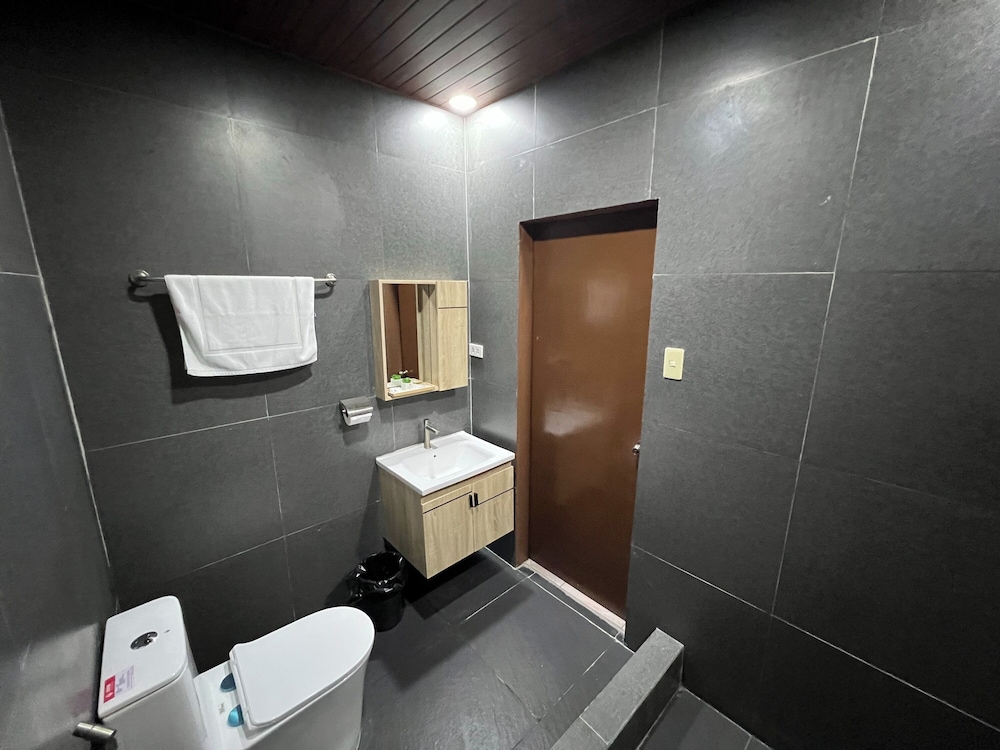 غرفة بريميوم بسرير كوين، Rossa Hotel 10/10