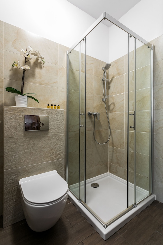 PERGAMIN ROYAL APARTMENTS 36/41