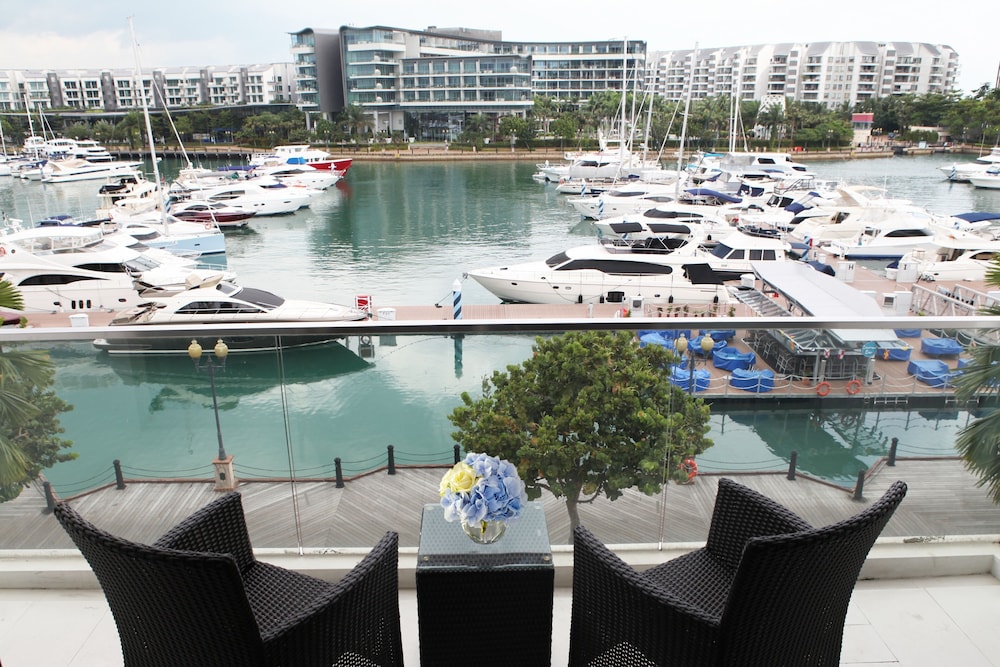 One 15 Marina Club 55/66