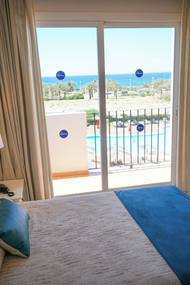 Ohtels Cabogata 16/50