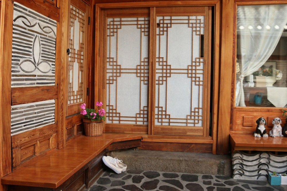 Dajayon Guest House 69/70