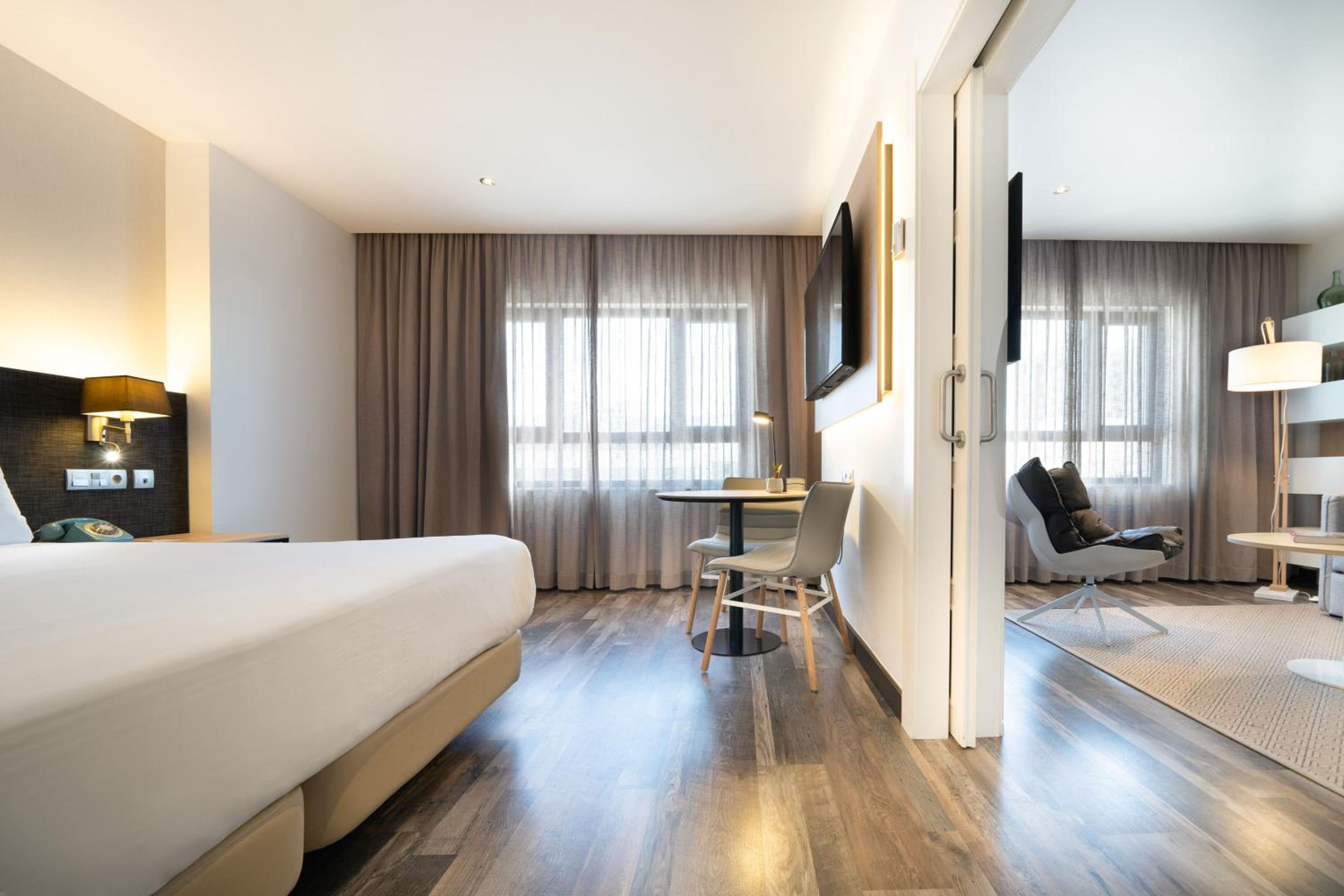 Junior Suite, King Bed