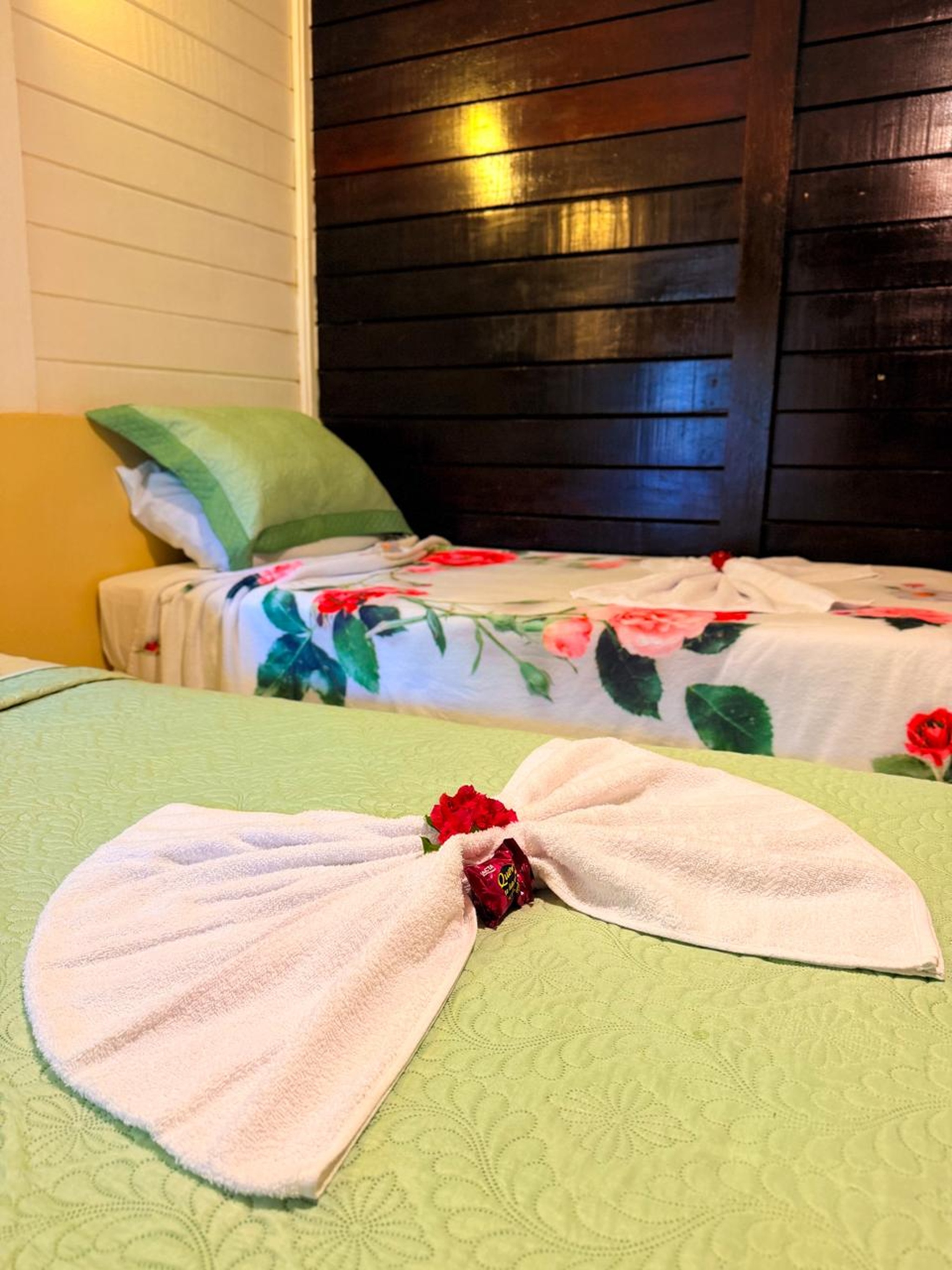 Room, Triple 3/8