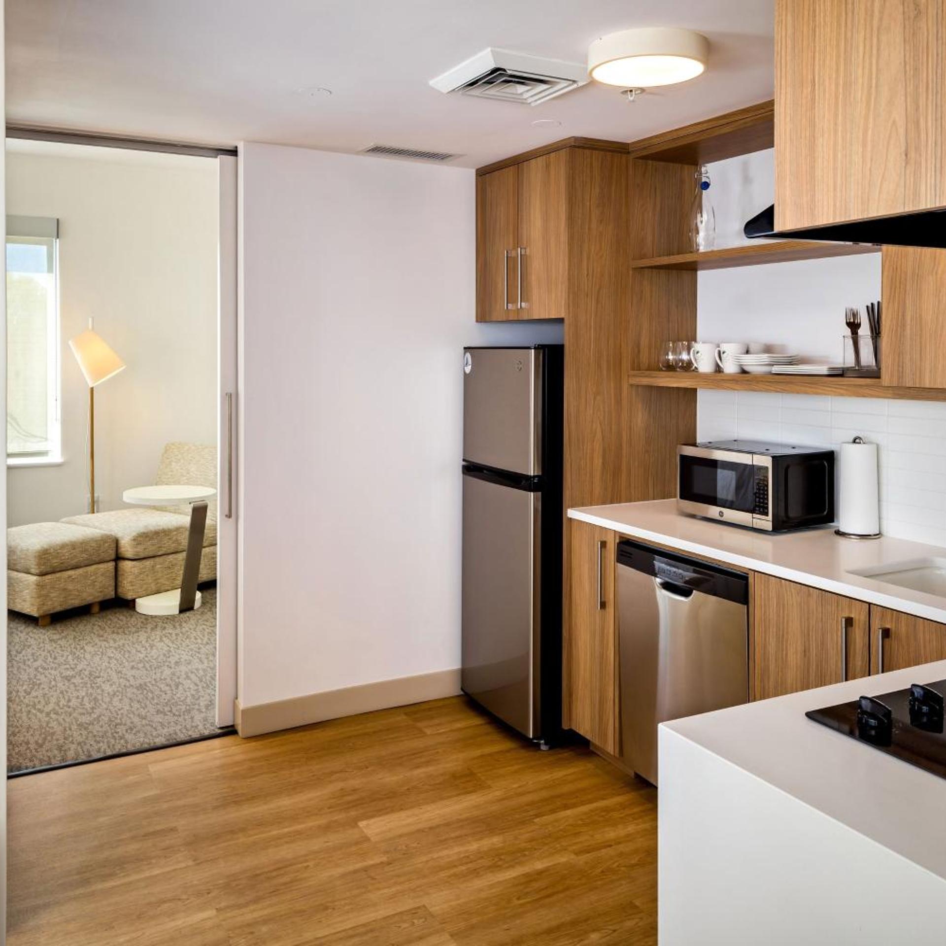 1 Bedroom, Executive, Suite, King Bed, Sofa, Corner, Element Bend 3/6