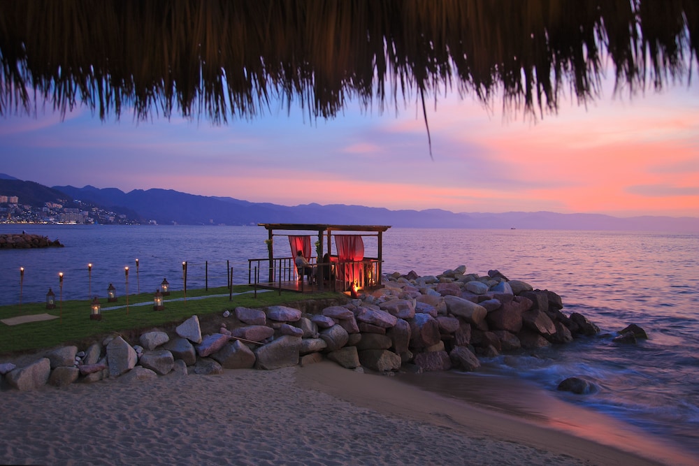 Sunset Plaza Beach Resort 75/79