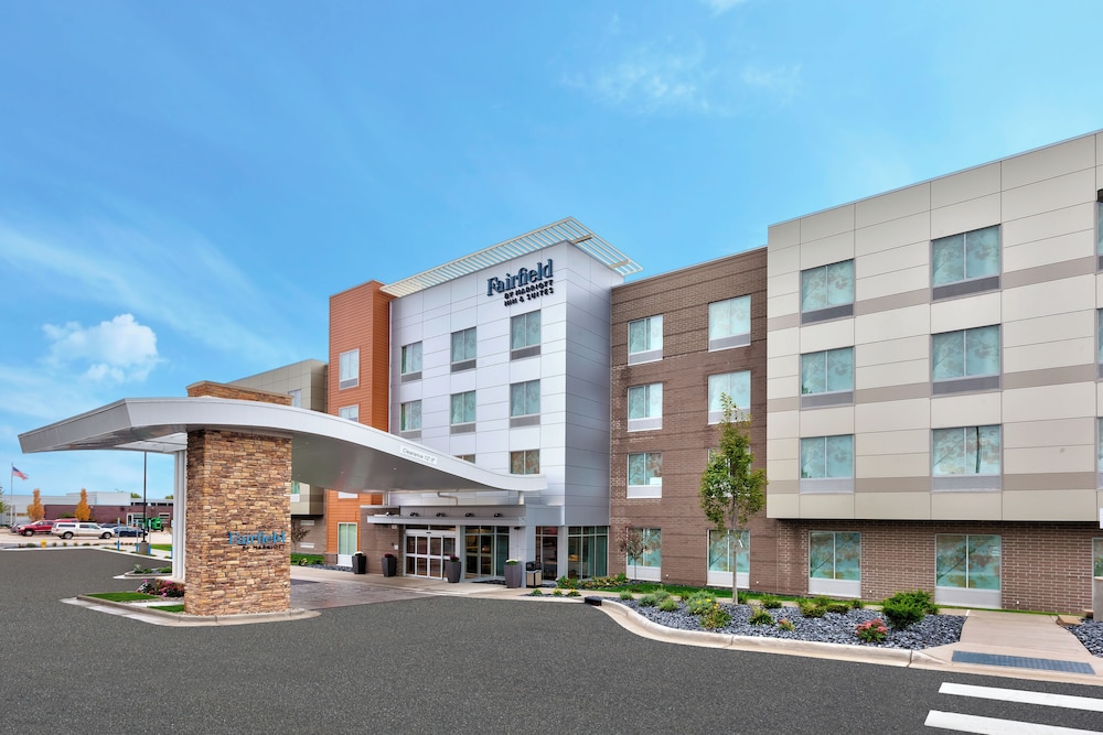 Fairfield Inn & Suites by Marriott Grand Rapids North 3/33