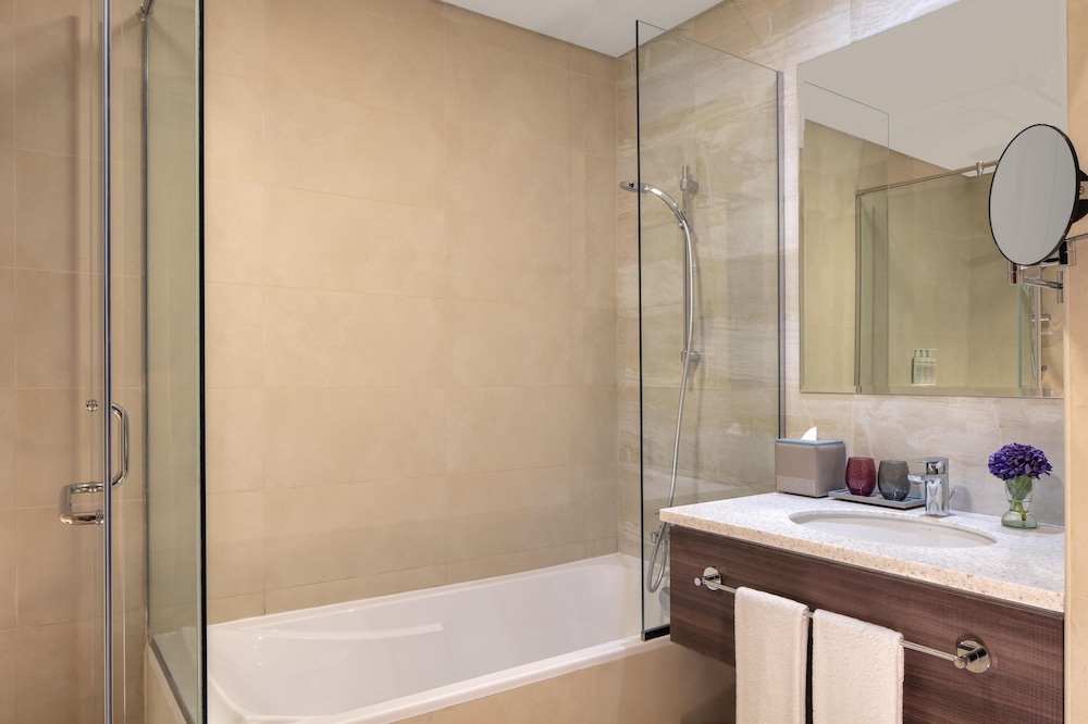Avani+ Palm View Dubai Hotel & Suites 48/50