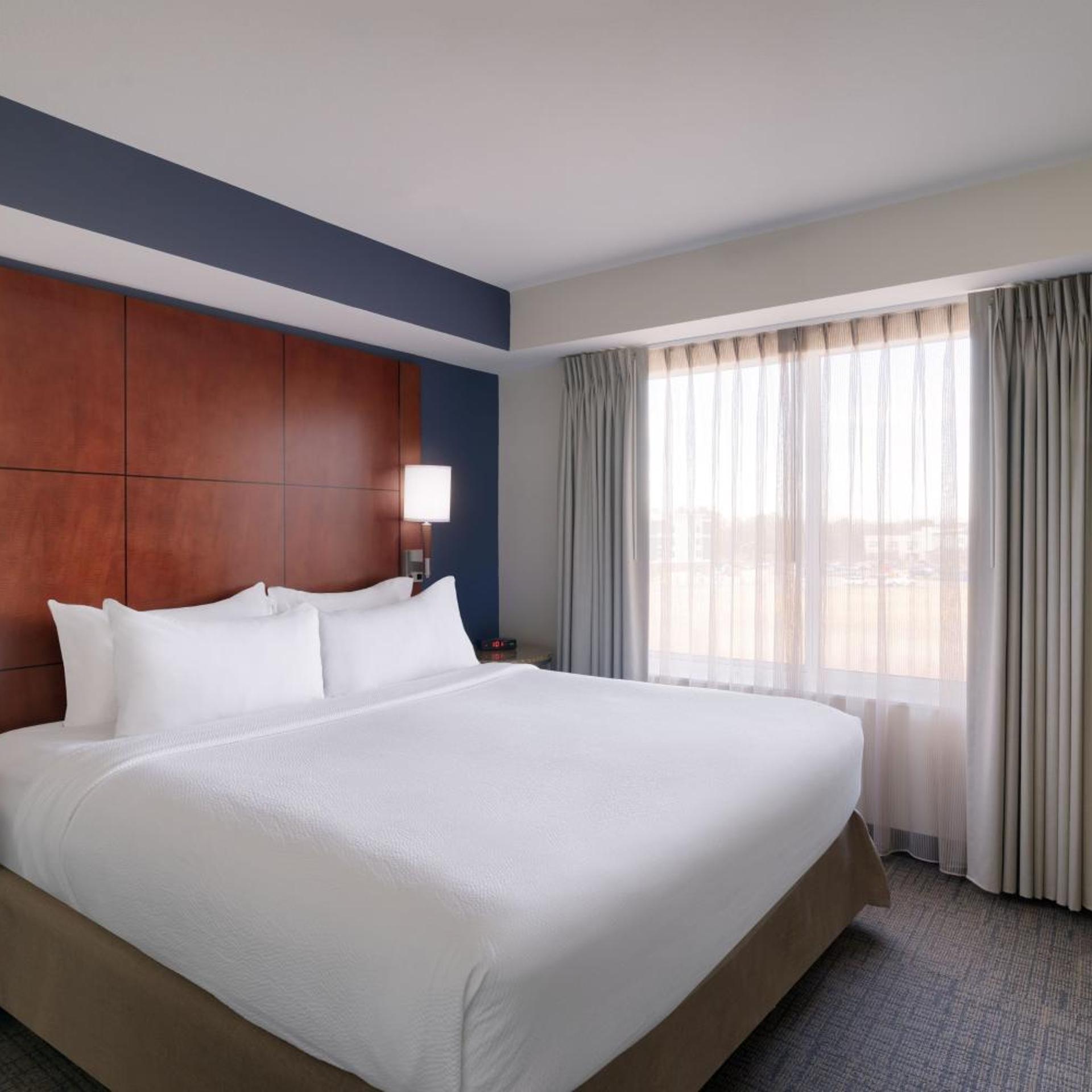 2 Bedrooms, Suite