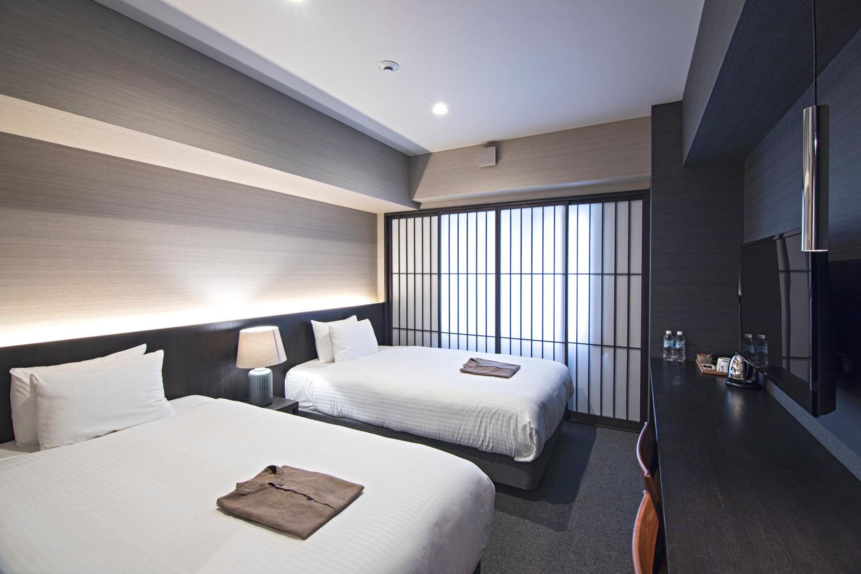 Hollywood, Twin Beds