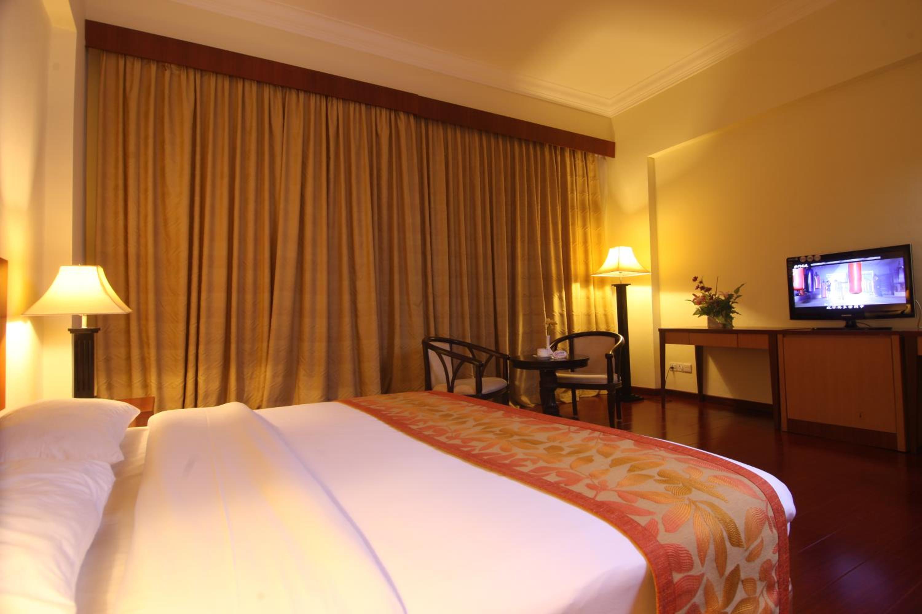 Deluxe, Double or Twin Bed, Golden View Hotel Batam 10/10