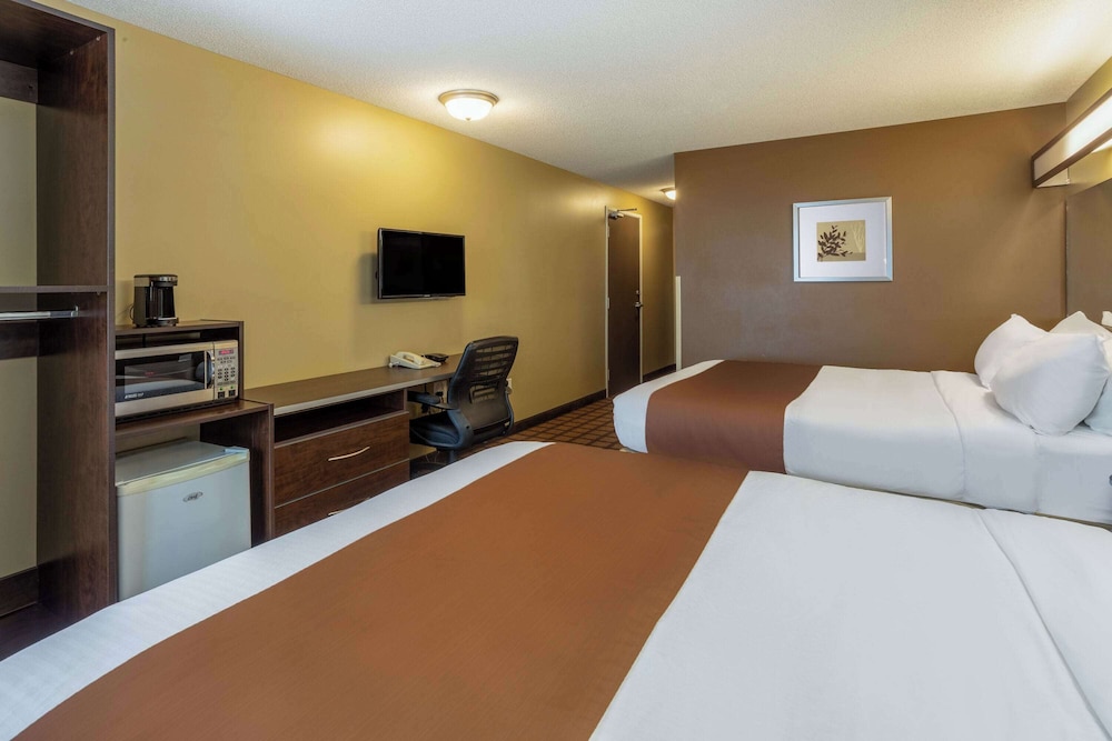 Standard, 2 Queen Beds, Accessible, Microtel Inn Suites By Wyndham Timmins 5/10