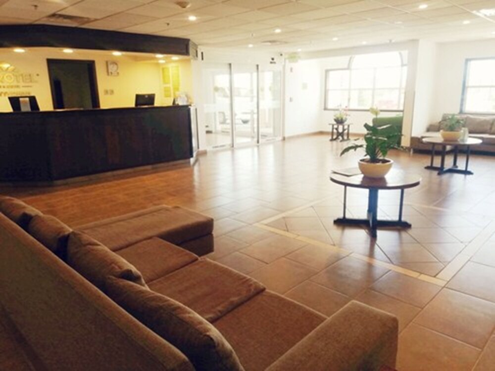 Microtel Inn and Suites by Wyndham Toluca 7/41
