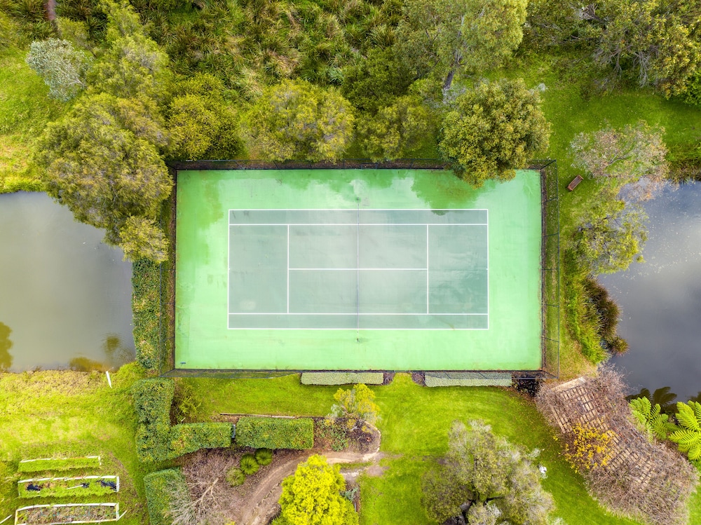 Grand Mercure Basildene Manor 26/46
