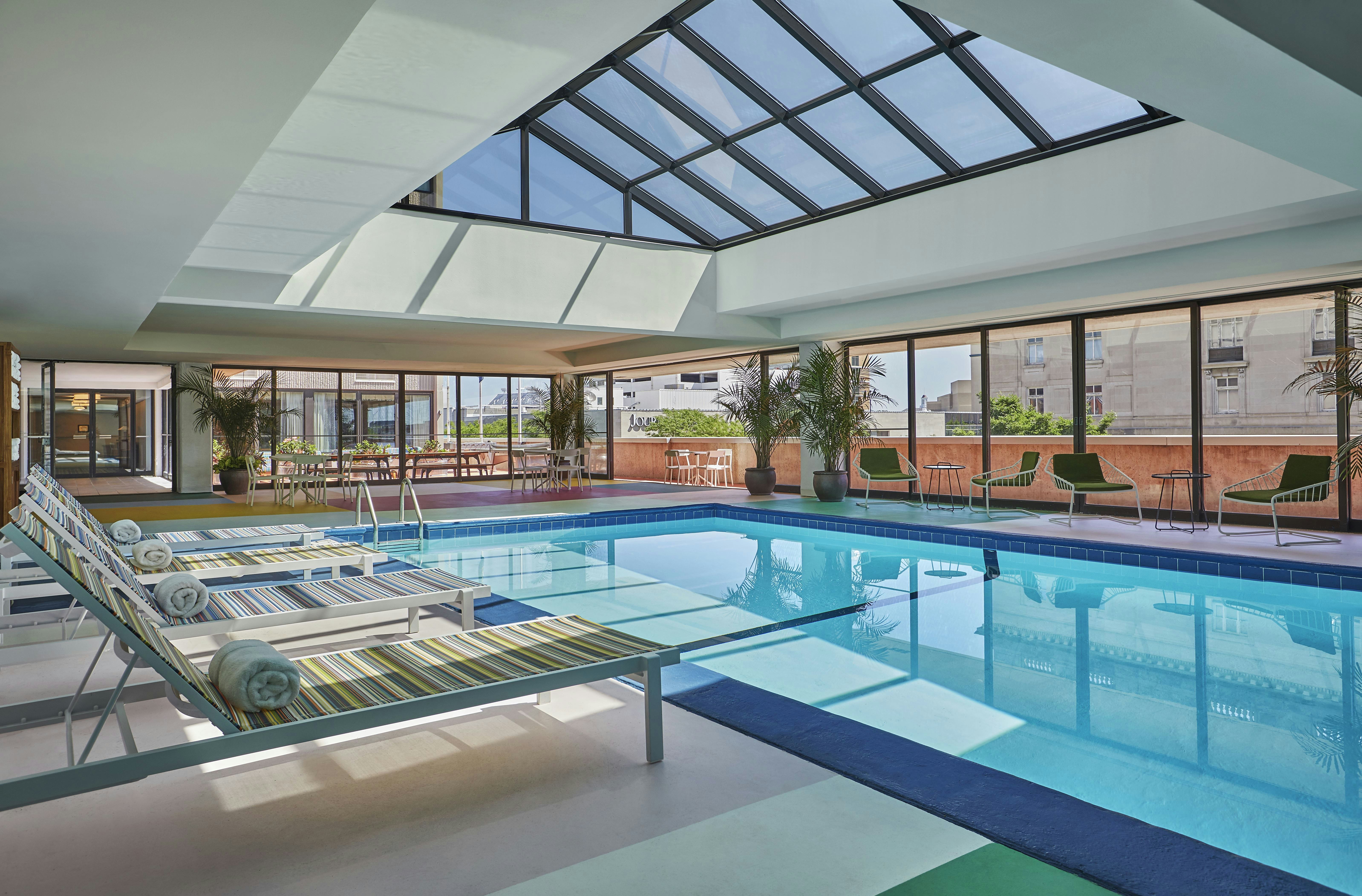 Graduate by Hilton Lincoln 19/50