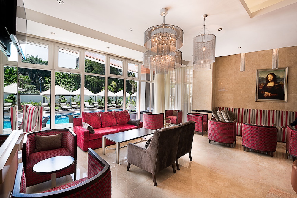 The George Lagos 27/41