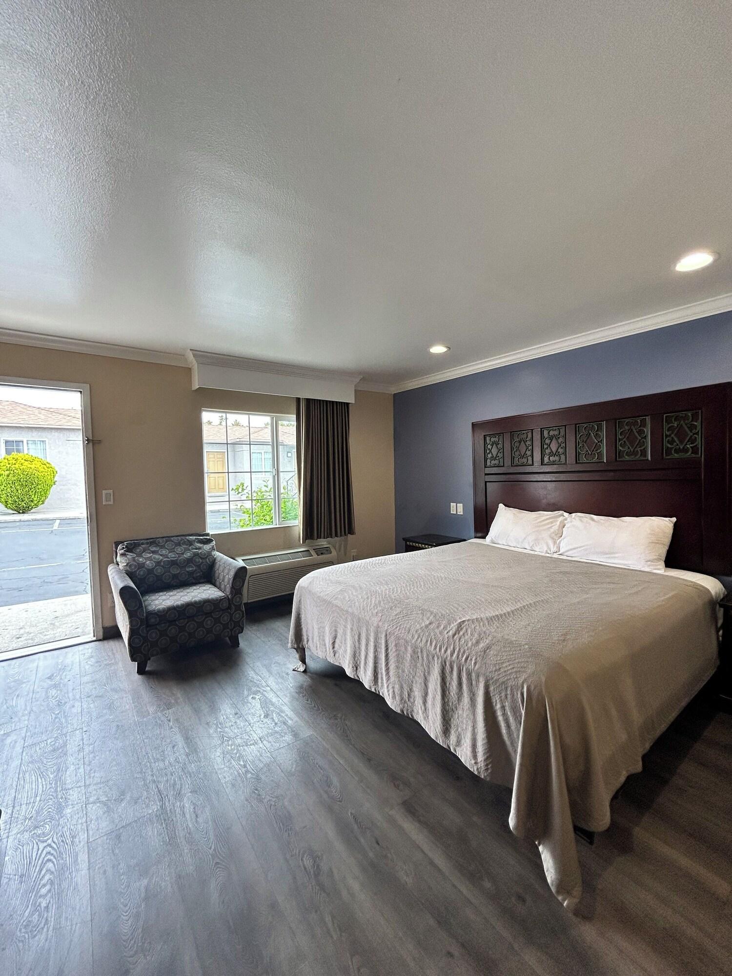 Hyland Motel 9/31