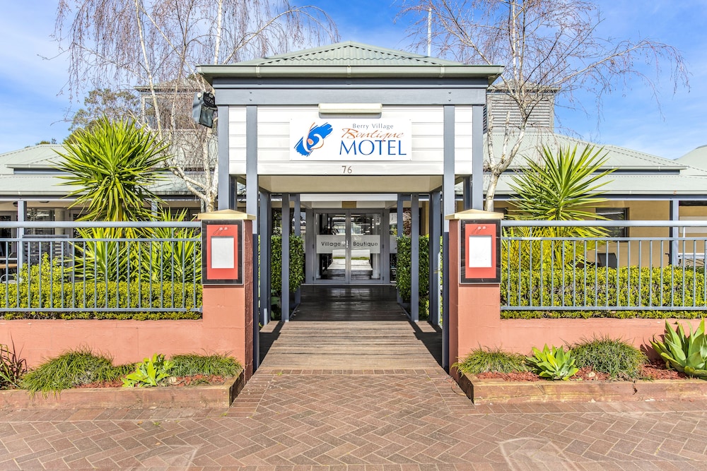 BERRY VILLAGE BOUTIQUE MOTEL 41/49