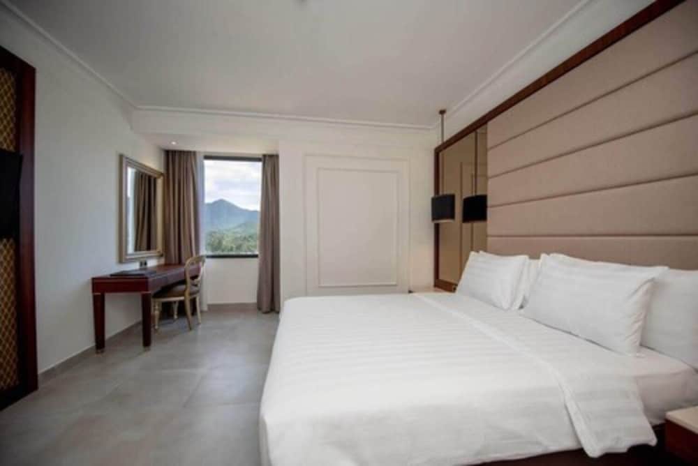Mahkota Hotel Singkawang 7/20
