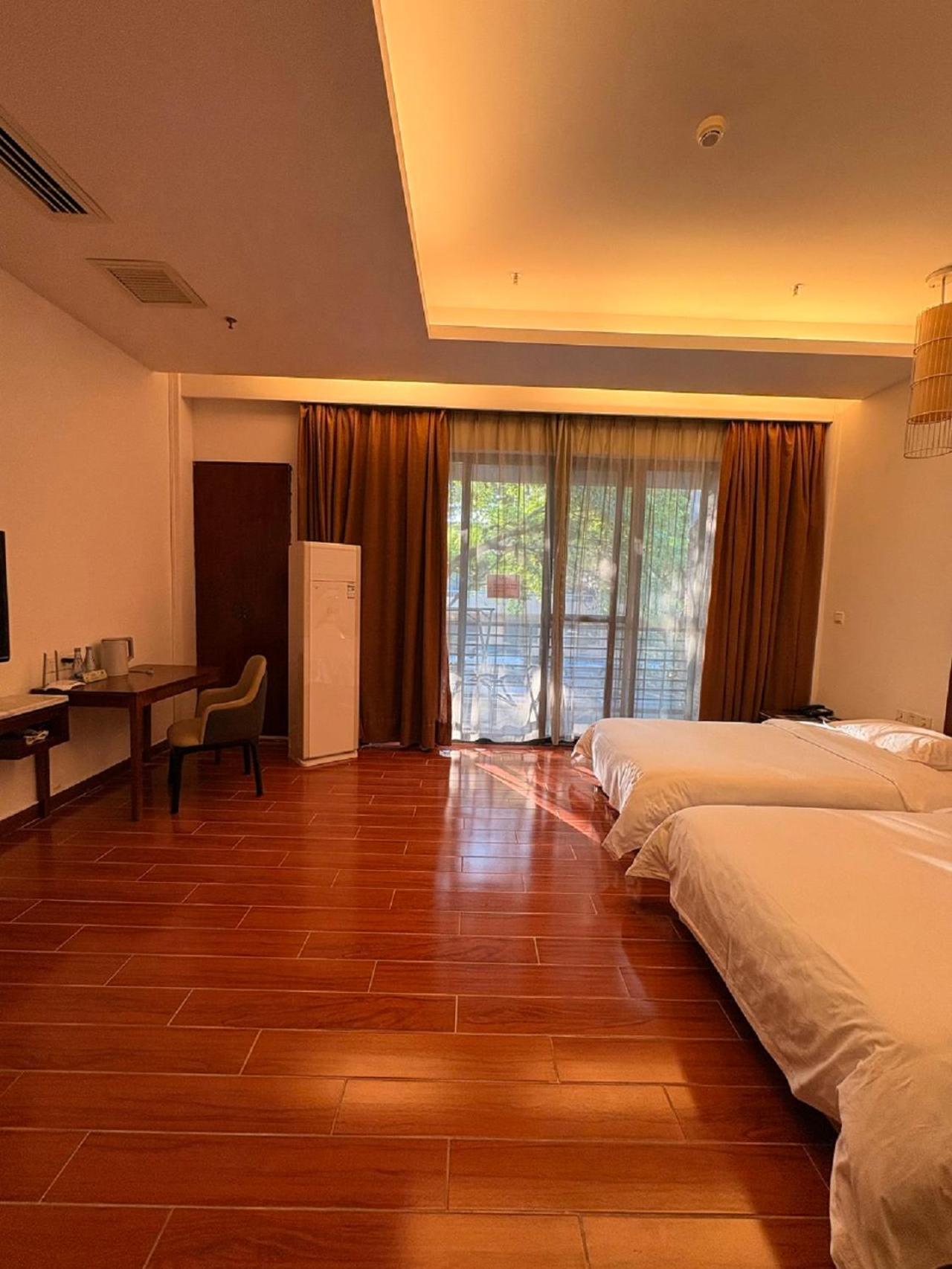 Deluxe, Double or Twin Bed, Balcony