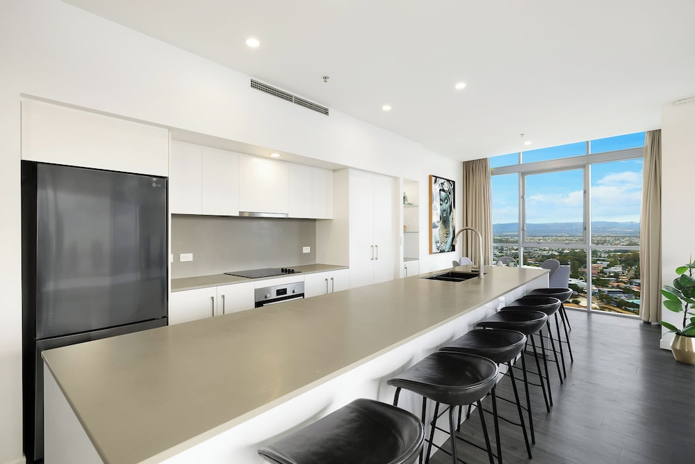 Artique Surfers Paradise 67/74