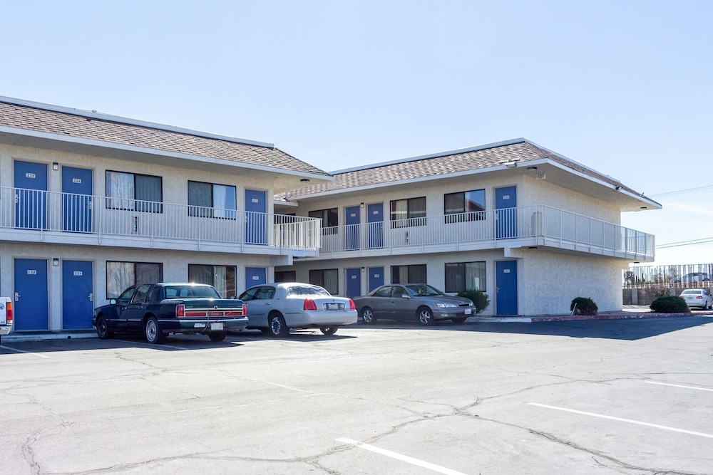 Motel6 Mojave, CA 62/69