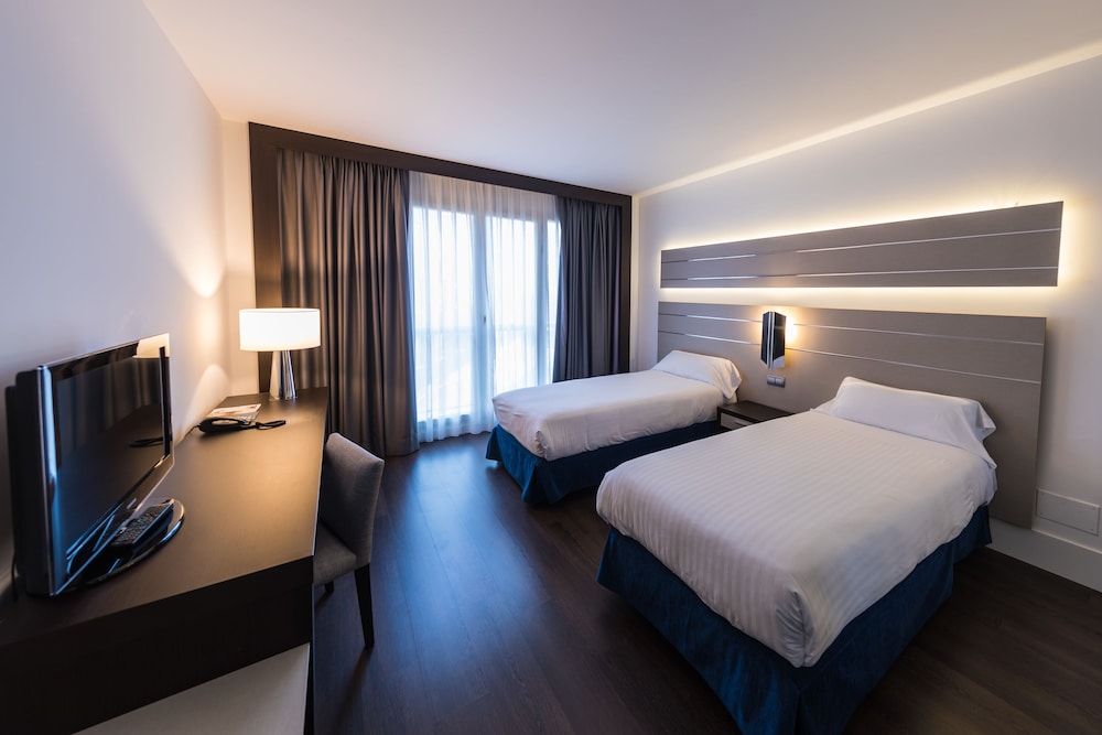 Room, Twin Beds, Queen Bed, Hotel Palacio Albacete and Spa 3/8