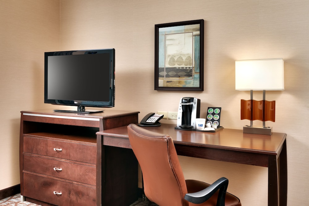 Holiday Inn Express Hotel And Suites Butte 42/46