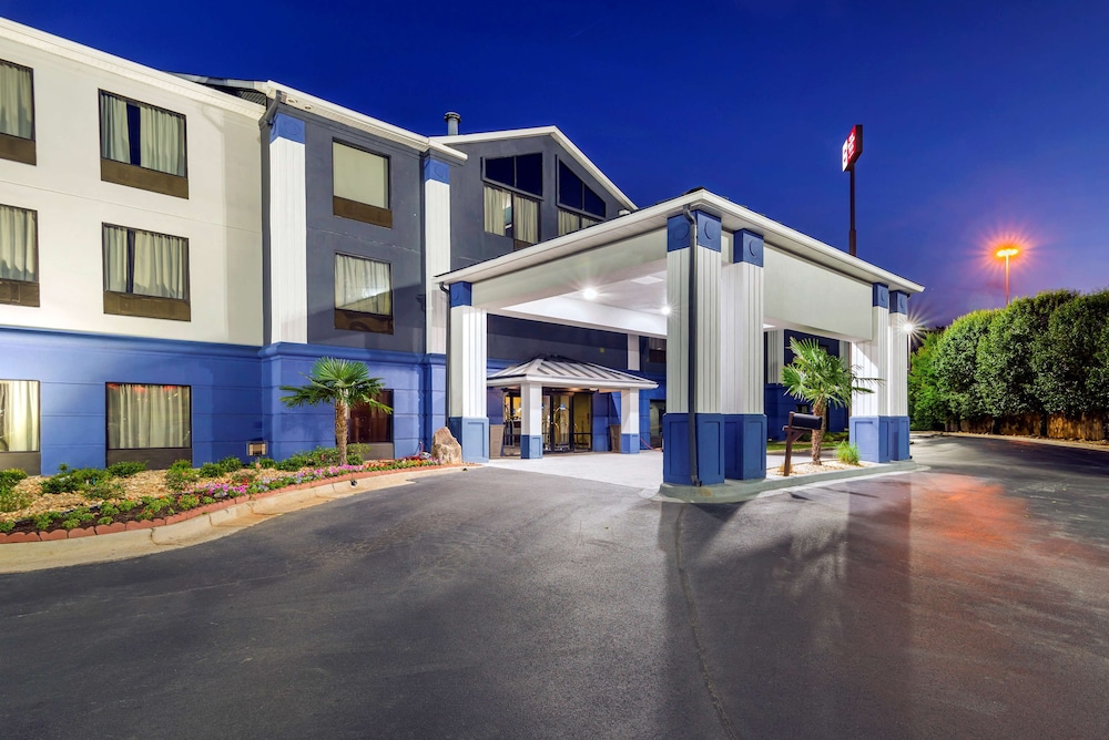 Best Western Plus McDonough Inn & Suites 1/55