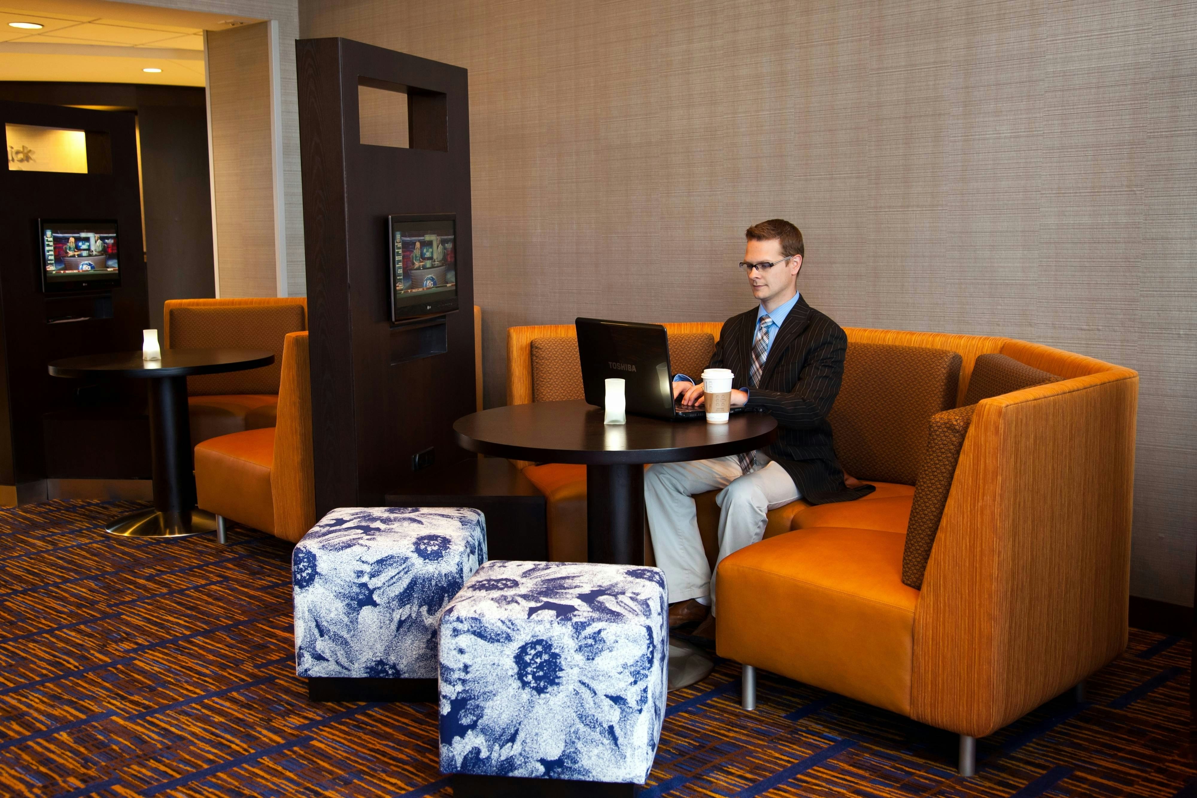 Courtyard By Marriott La Crosse 3/23