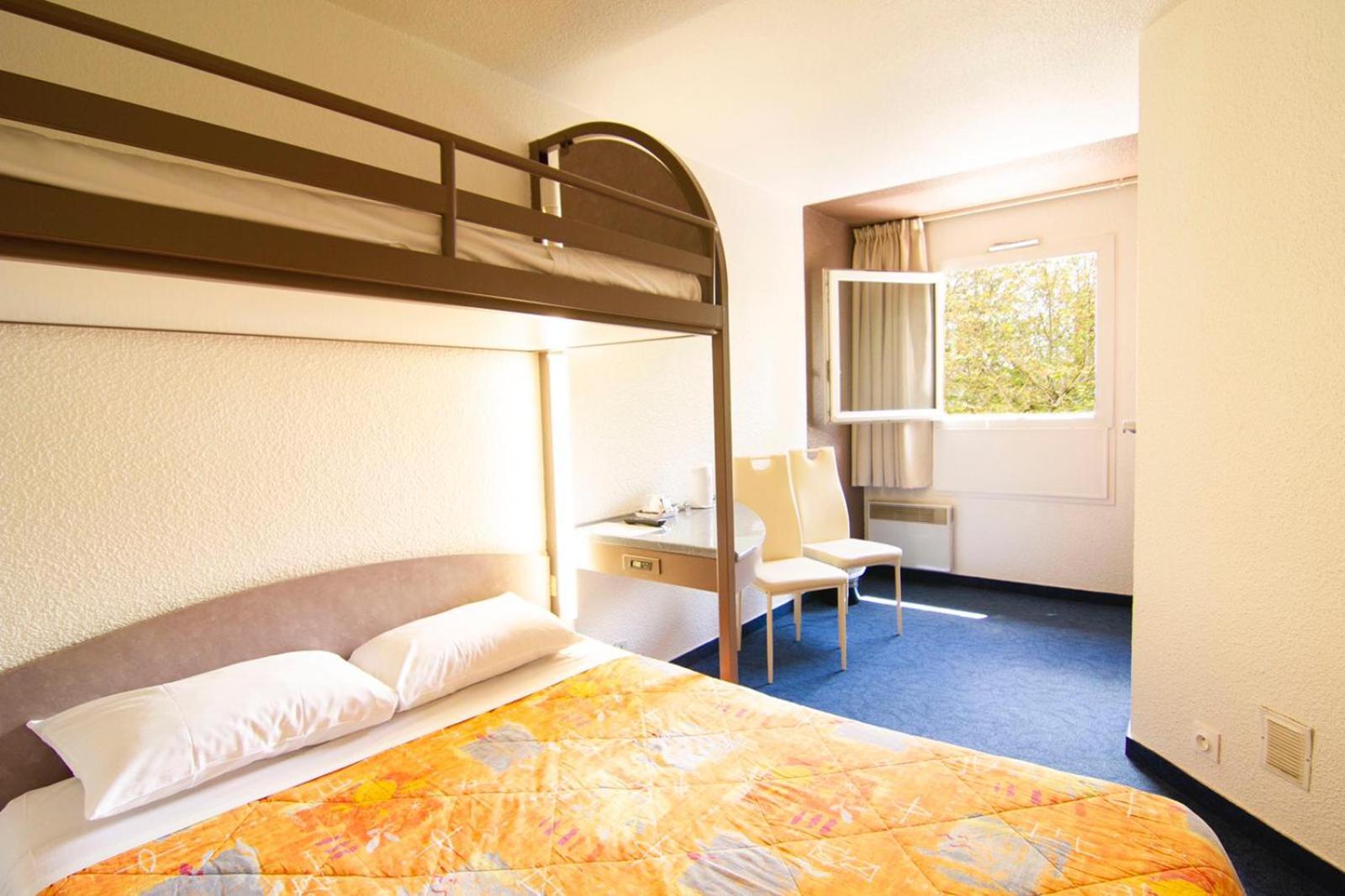 EGG HOTEL - HOTEL LES GENS DE MER Dieppe 13/48