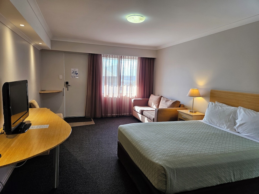 Deluxe, Queen Bed