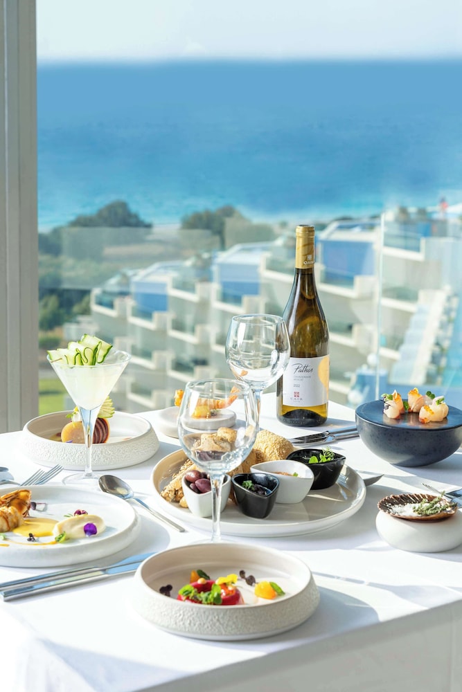 Atrium Platinum Luxury Resort photo3