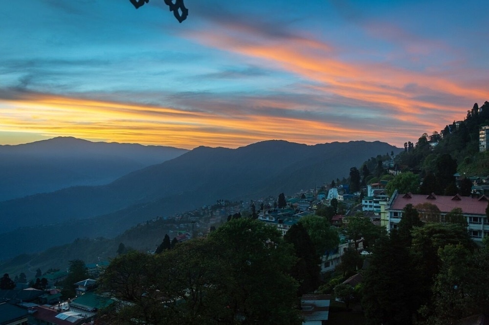 Yashshree Mall Road Darjeeling 52/57