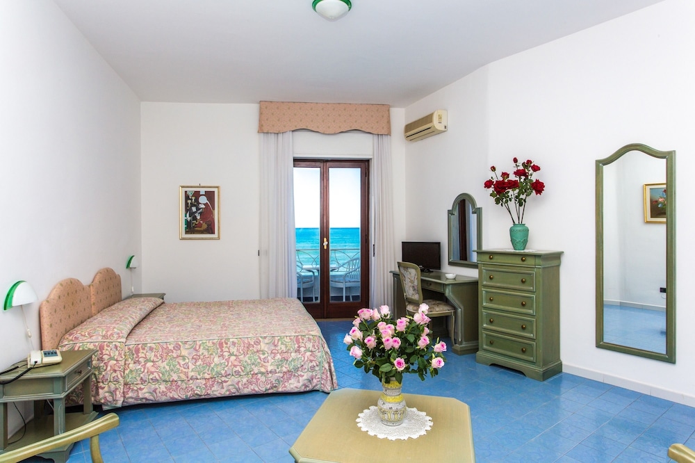 Hotel Poseidon 29/78