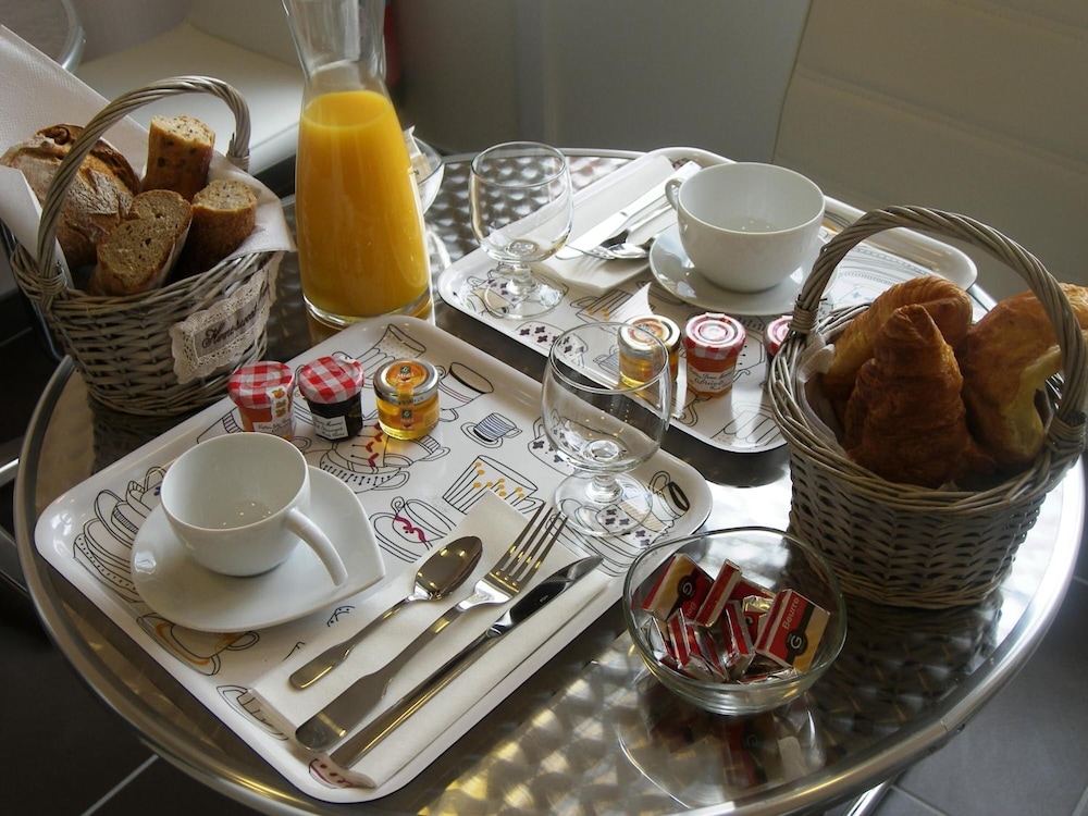 Hostellerie Du Matin Calme 24/39